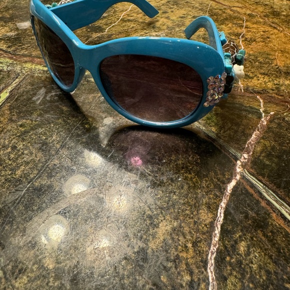 Blinged sunglasses - Picture 5 of 9